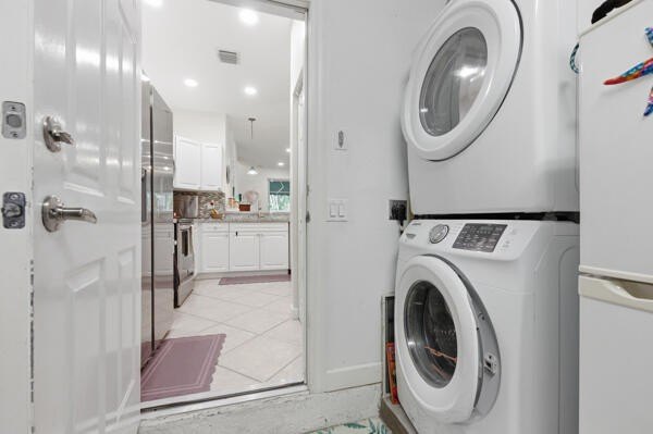 Welcome to Old Florida Bungalow Townhomes. A tastefully - photo 27