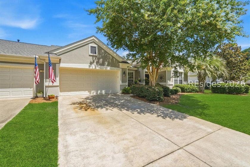 Location! Location! Beautifully updated extended, end unit Wren - photo 3