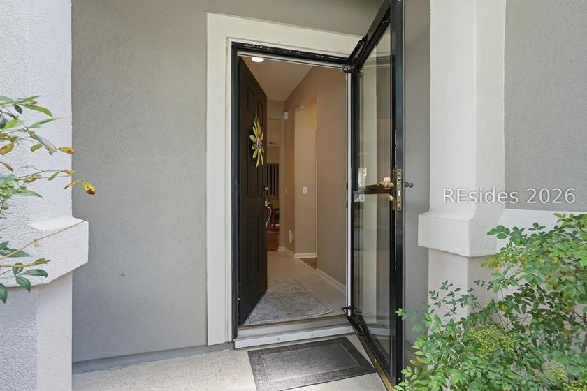 Location! Location! Beautifully updated extended, end unit Wren - photo 5