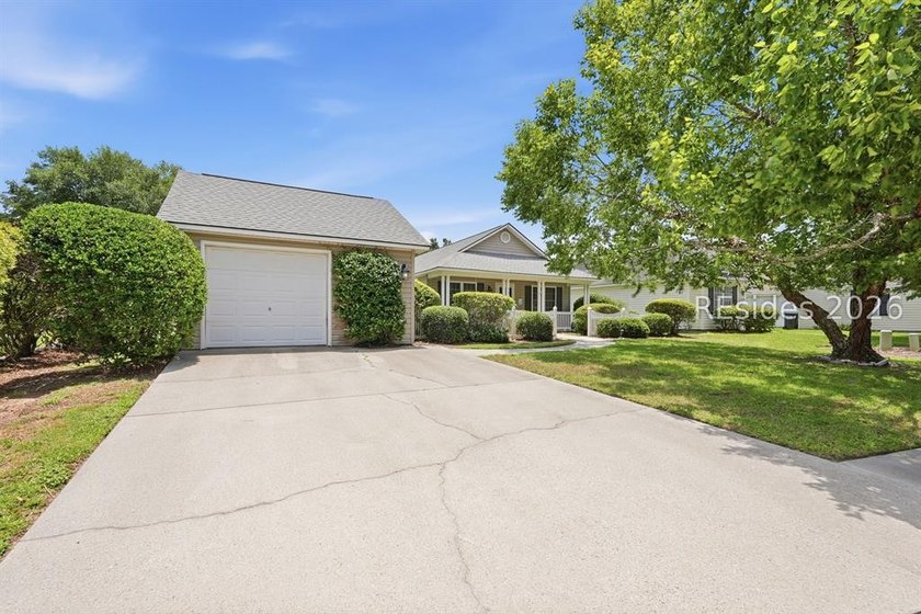 Charming 3-bedroom, 2-bath home tucked away at the back of a - photo 5