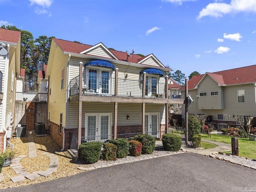 Enjoy easy lake living in this 2-bedroom, 2-bath single-story - photo 2