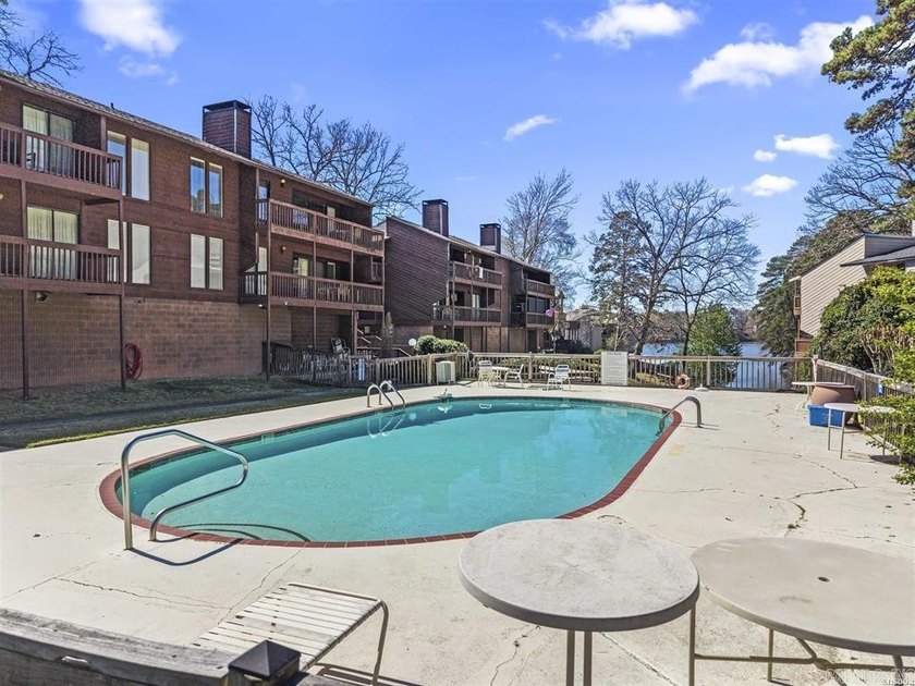 Enjoy easy lake living in this 2-bedroom, 2-bath single-story - photo 6