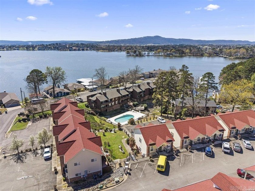 Enjoy easy lake living in this 2-bedroom, 2-bath single-story - photo 10