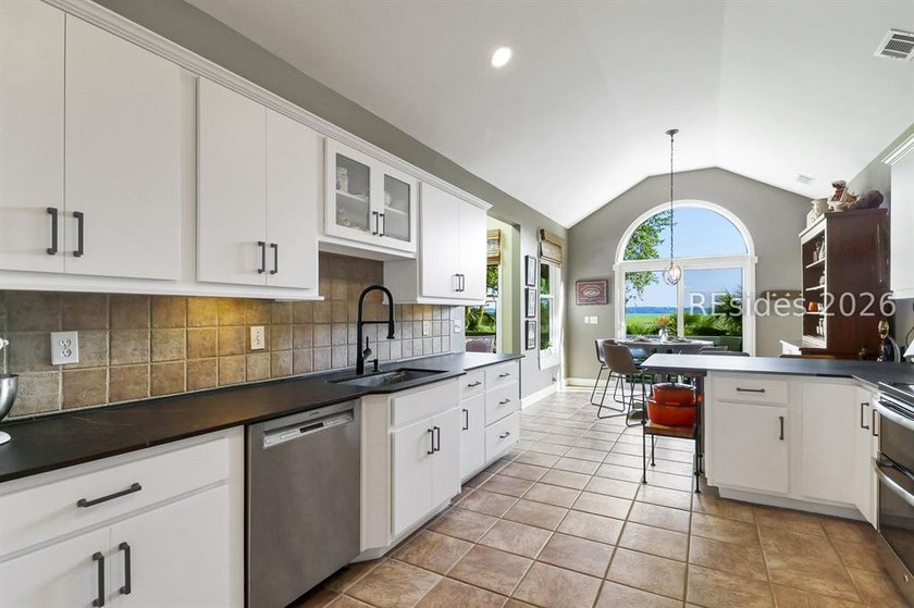 Nestled on a quiet cul-de-sac within the gated community of Old - photo 15