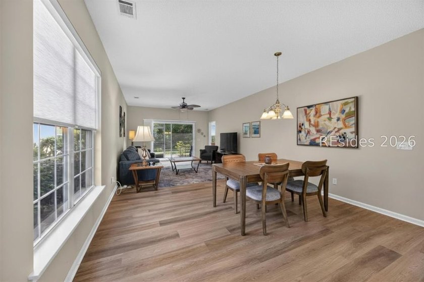 Bright, inviting and move in ready! This pristinely kept - photo 7