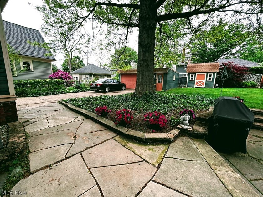 Prepare to be wowed! Homes like this don't come on the market - photo 9
