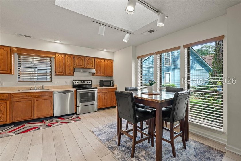 Great Value You Don't Want to Miss! Finding a 3-bedroom, 3-bath - photo 8