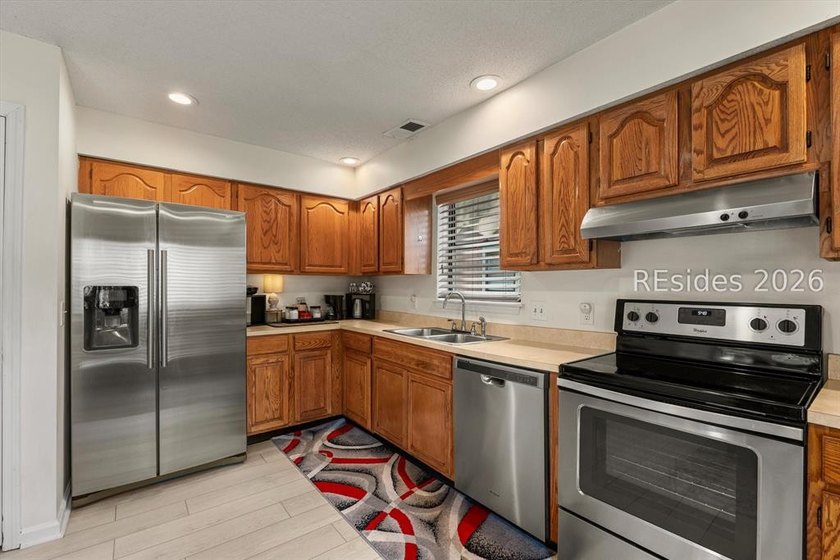 Great Value You Don't Want to Miss! Finding a 3-bedroom, 3-bath - photo 10