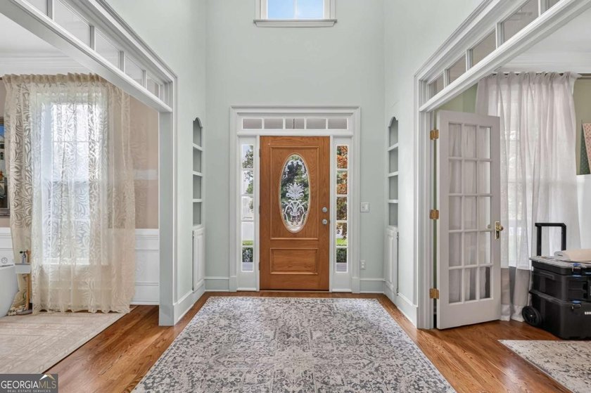 This Well-Maintained 4 Bedroom, 2.5 Bathroom Home with a - photo 3
