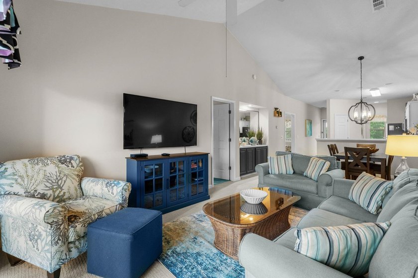 Welcome to your perfect coastal retreat! This beautifully - photo 10