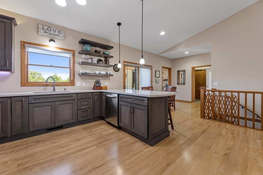 Meticulous and beautifully cared for! 329 2nd street is set and - photo 10