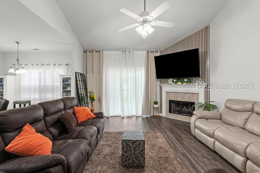 Located in the heart of Bluffton, this beautifully maintained - photo 5