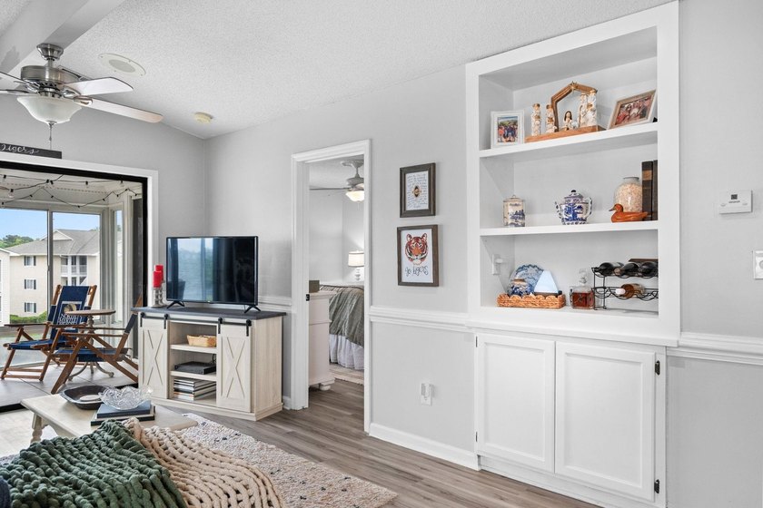 End-unit 2BR/2BA condo located in a gated Intracoastal Waterway - photo 9
