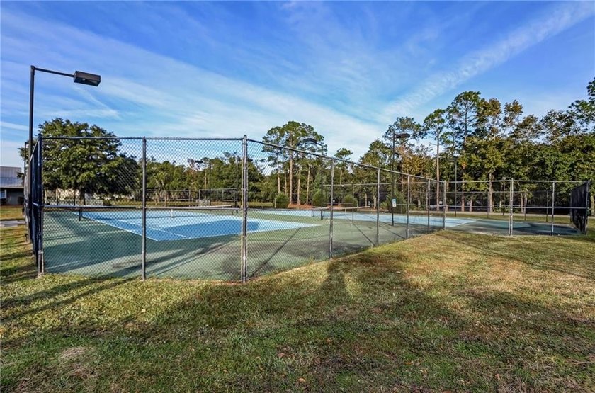 THERE'S PLENTY OF SPACE TO SPREAD OUT IN THIS FOUR-BEDROOM HOME - photo 45