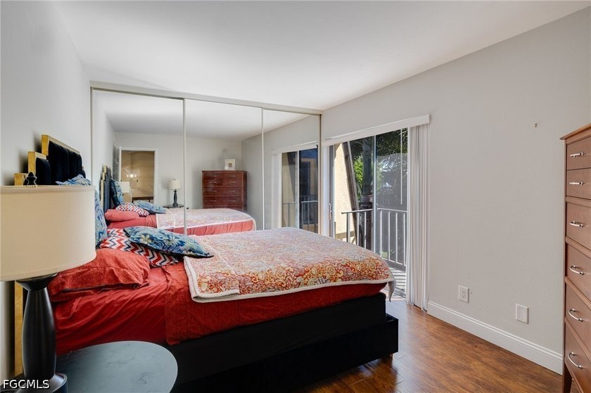 Come check out this gorgeous 2 story , 3 bedroom 2 &amp; 1/2 bath - photo 8