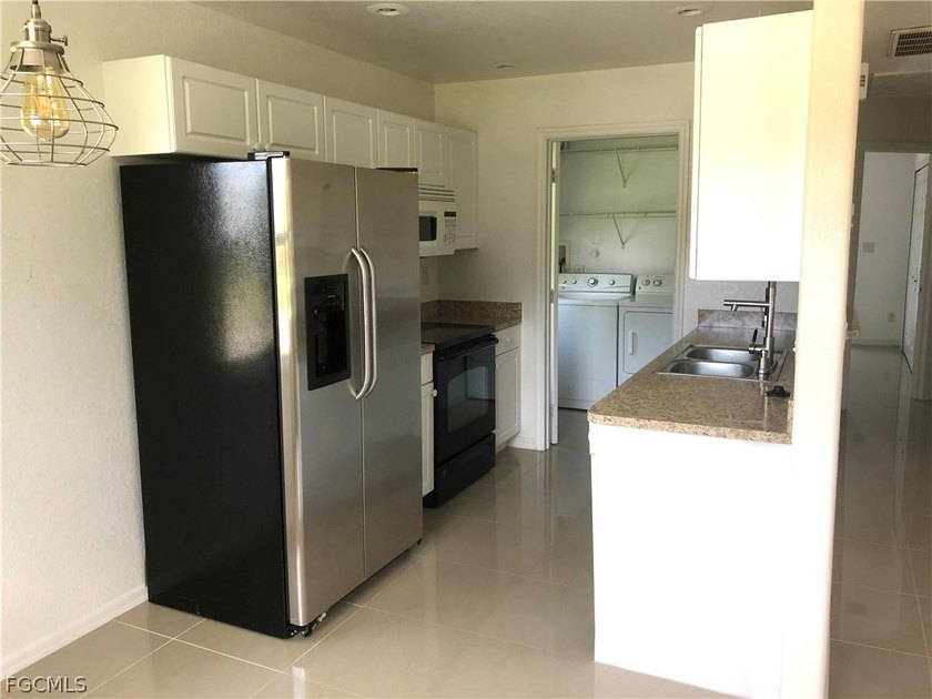 Brand New Roof and newer Airconditioners! Income-producing from - photo 3