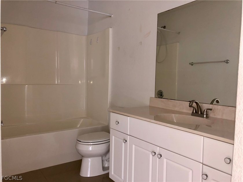 Brand New Roof and newer Airconditioners! Income-producing from - photo 8