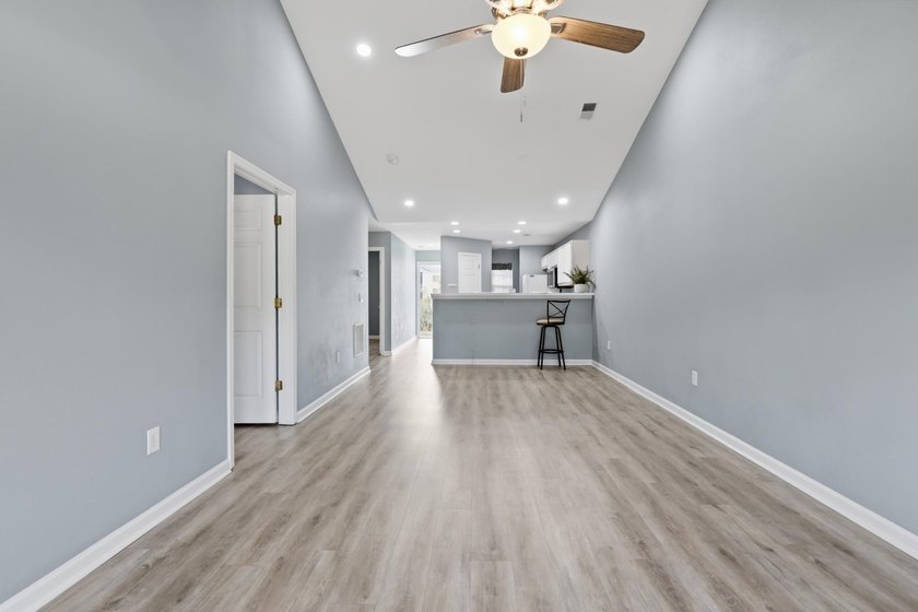Coastal Condo Near Golf &amp; Beach | Investor Friendly Looking for - photo 7
