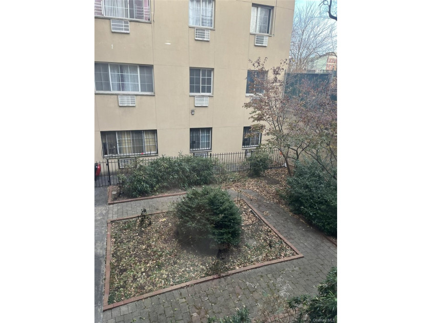 An ideal entry point into New York City homeownership, this well - photo 11