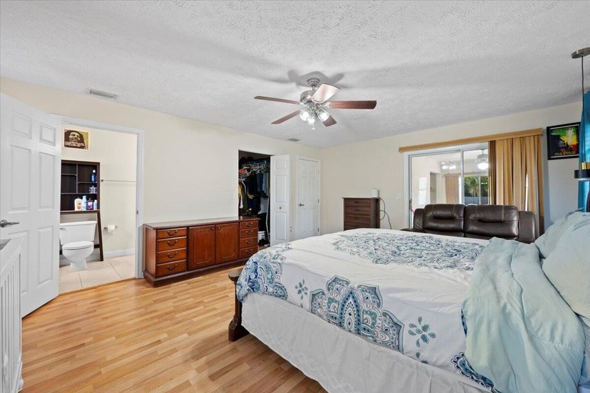 Welcome to this beautifully updated 3-bedroom, 2-bath, 2-car - photo 14