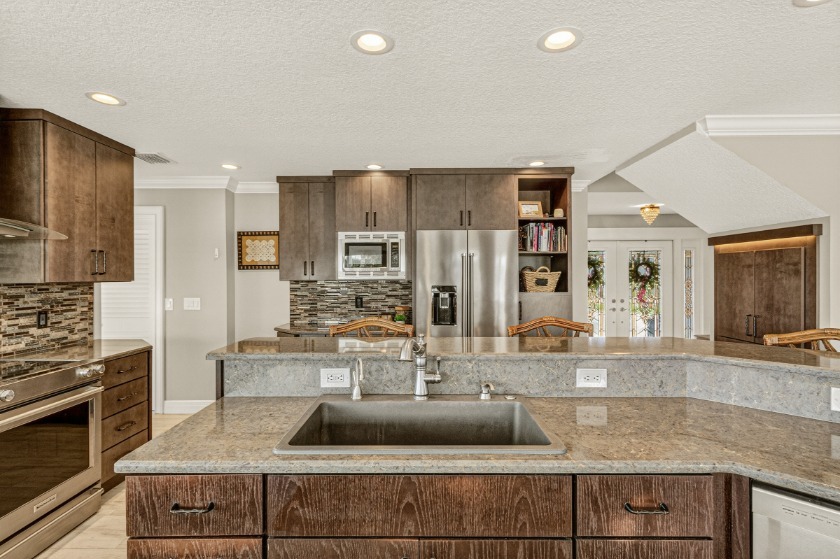 Florida Space Coast Barrier Island Golf Course Home
Sun, Surf, S - photo 21