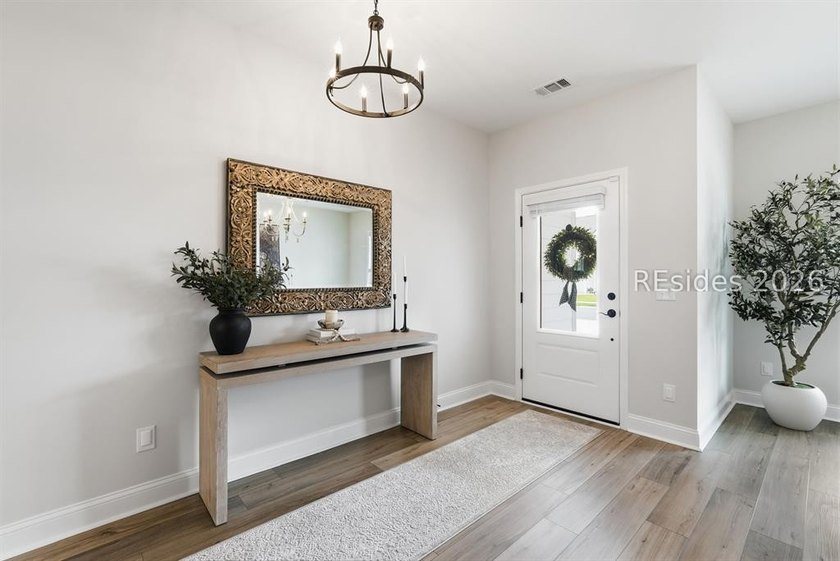 Better than new, move-in ready home in Malind Bluff Waterfront - photo 7