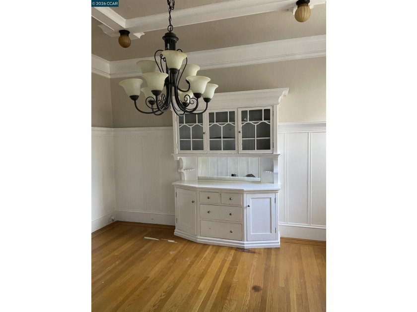 Stunning Victorian. Nob Hill Location. Many original details of - photo 14