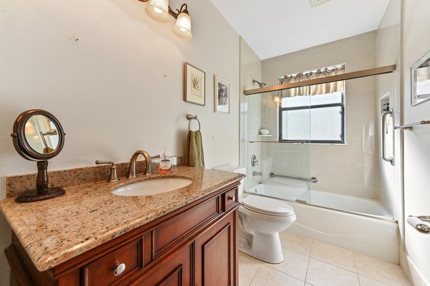 Discover the perfect blend of comfort and convenience in this - photo 15