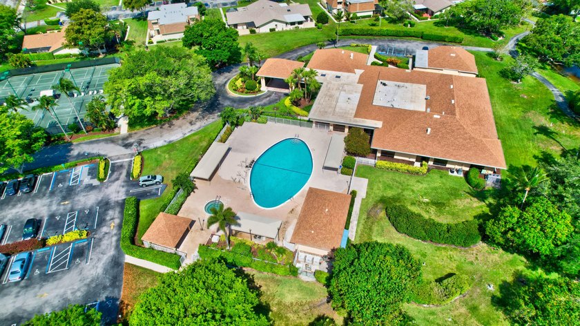 Discover the perfect blend of comfort and convenience in this - photo 21