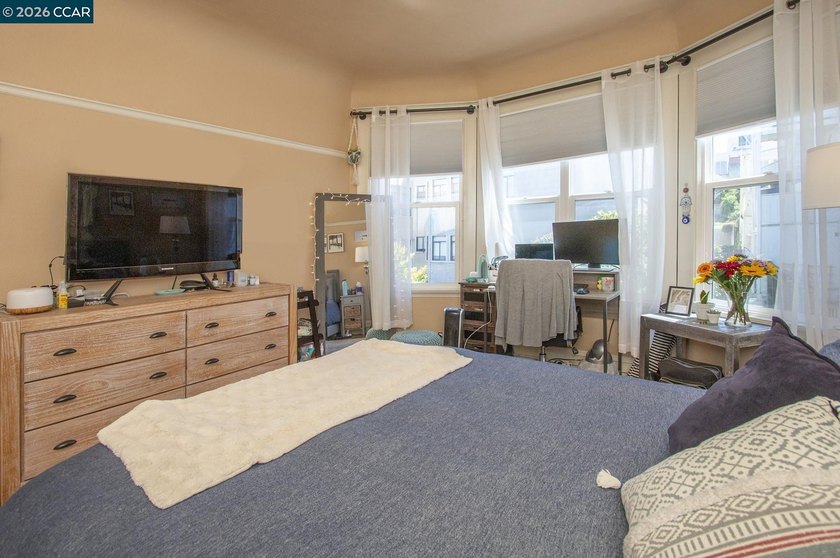 Stunning Victorian. Nob Hill Location. Many original details of - photo 27
