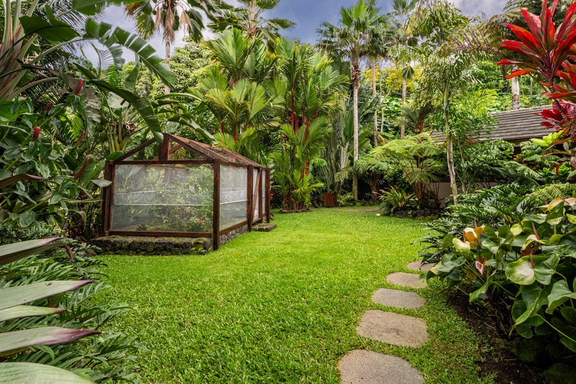 IOLANI- Owner highly motivated to sell this legacy hawaiian - photo 28