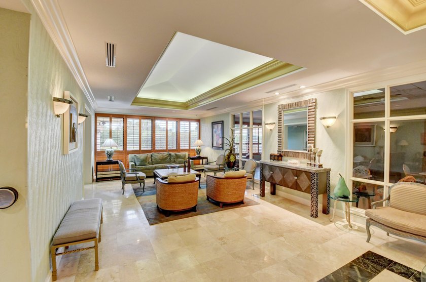 Discover the perfect blend of comfort and convenience in this - photo 32