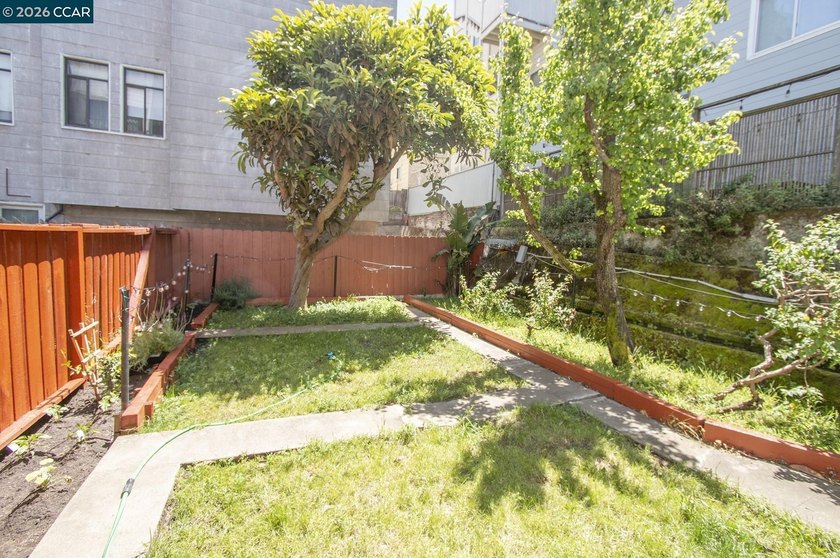 Stunning Victorian. Nob Hill Location. Many original details of - photo 48