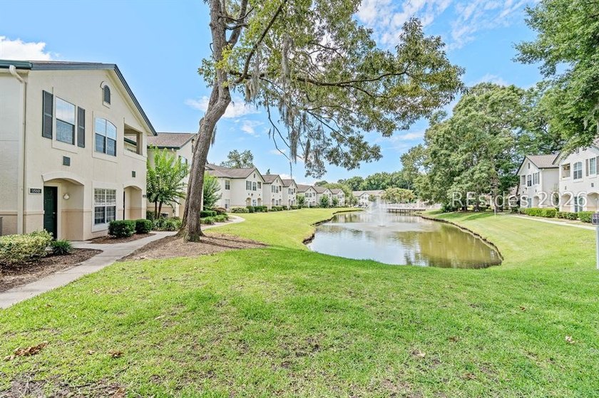 Enjoy carefree living in this beautifully updated first-floor - photo 2