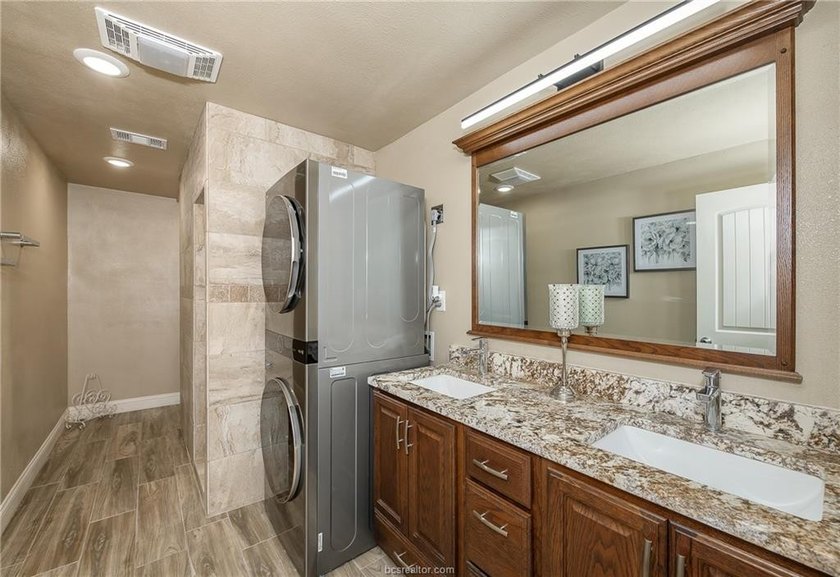 Newly renovated Lake Limestone waterfront home with 210+ feet of - photo 10