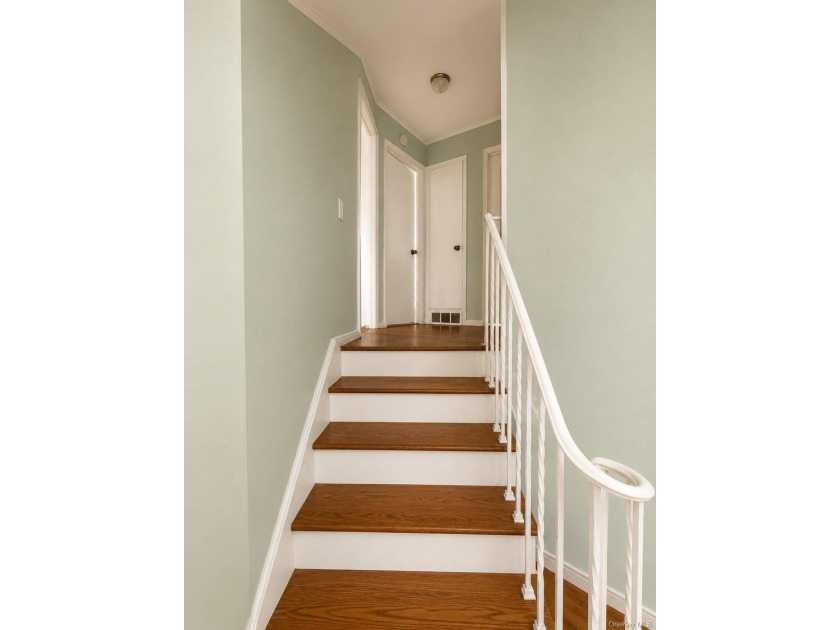 Welcome to this charming home located on a quiet cul-de-sac! - photo 8