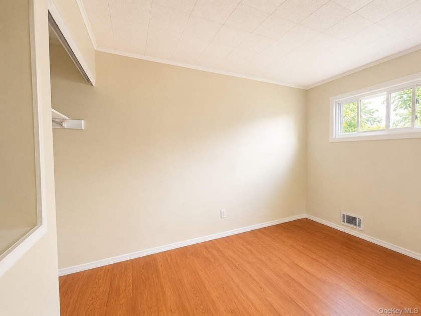 Welcome to this charming home located on a quiet cul-de-sac! - photo 10