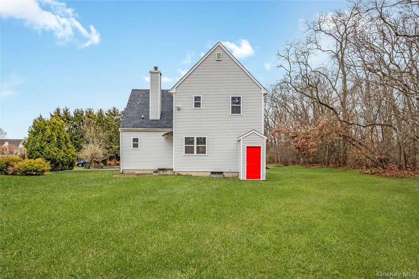 Welcome to this beautifully renovated 4-bedroom, 2.5-bath home - photo 29