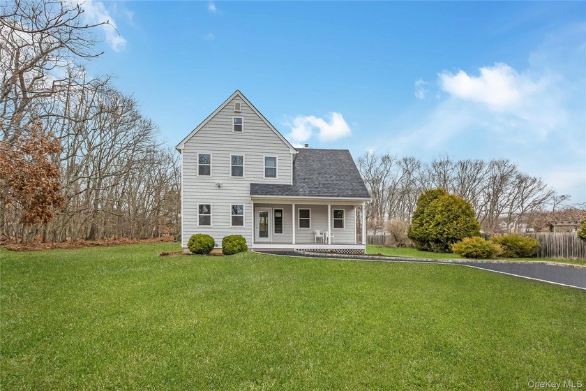 Welcome to this beautifully renovated 4-bedroom, 2.5-bath home - photo 30