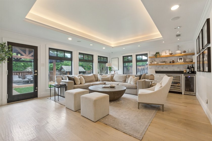 Nestled in the heart of highly sought-after Canyon Creek and - photo 9