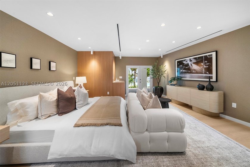 Spectacularly remodeled, unique corner estate situated on nearly - photo 43
