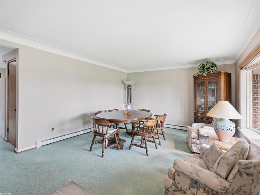 Opportunity knocks!! Put your ideas to work in this rare find in - photo 10