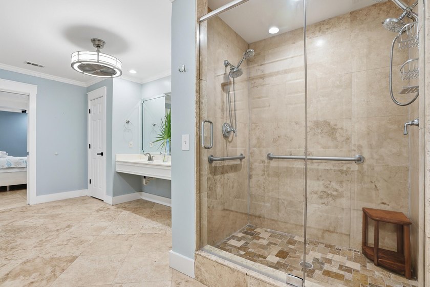 Discover the perfect blend of comfort, style, and income - photo 14