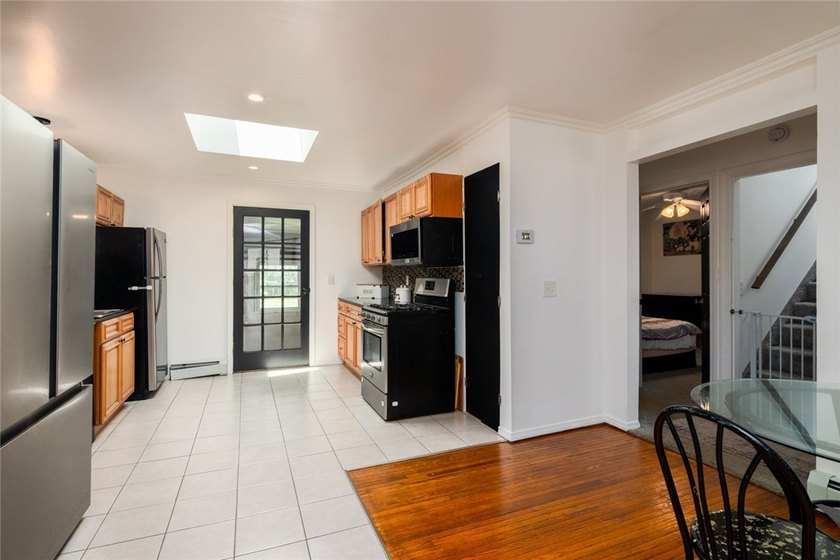 If you're searching for a home that's cute as a button, move-in - photo 15
