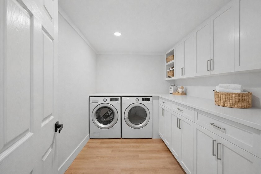Discover the perfect blend of comfort, style, and income - photo 17