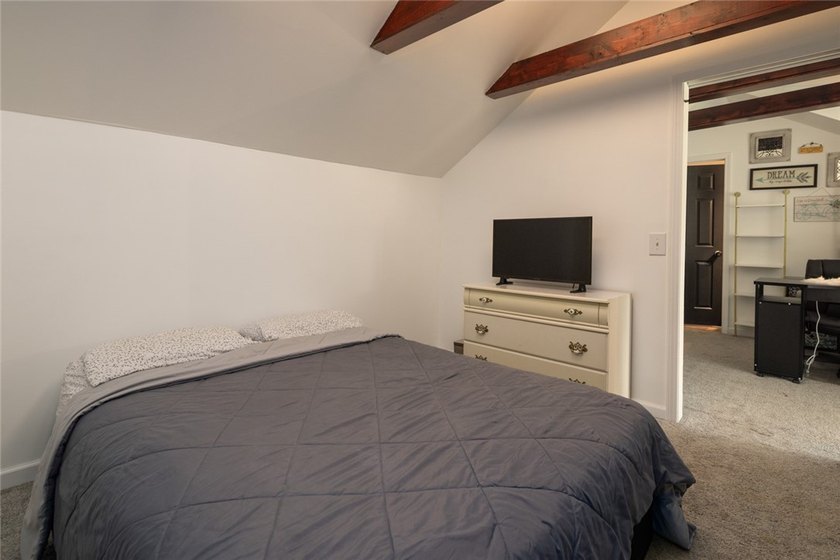 If you're searching for a home that's cute as a button, move-in - photo 19