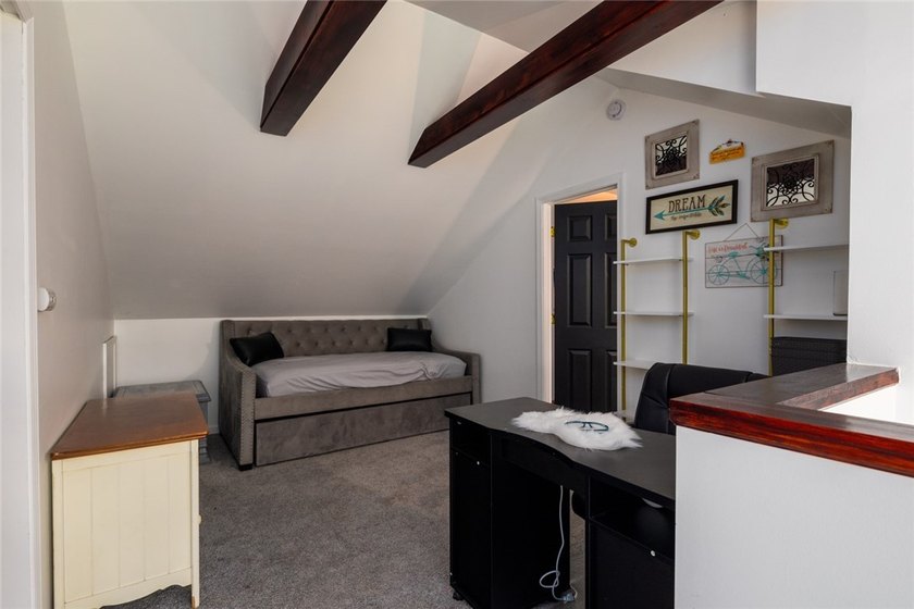If you're searching for a home that's cute as a button, move-in - photo 21