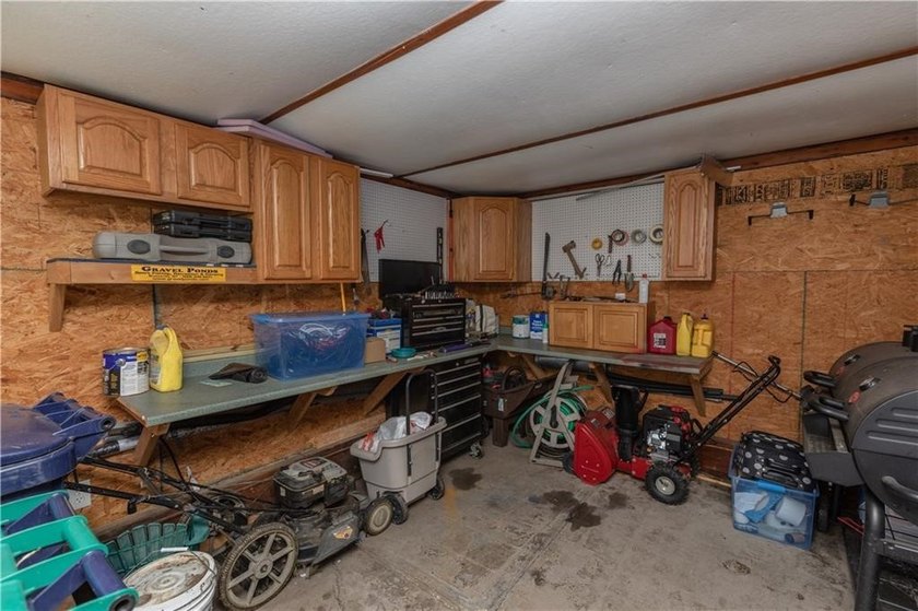 If you're searching for a home that's cute as a button, move-in - photo 31
