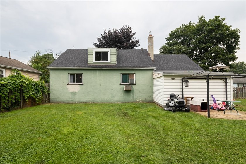 If you're searching for a home that's cute as a button, move-in - photo 32