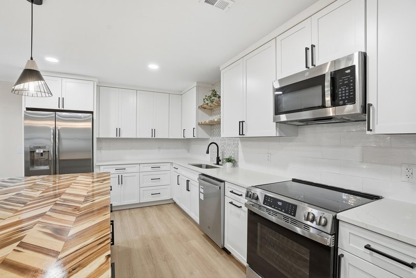 Discover the perfect blend of comfort, style, and income - photo 32